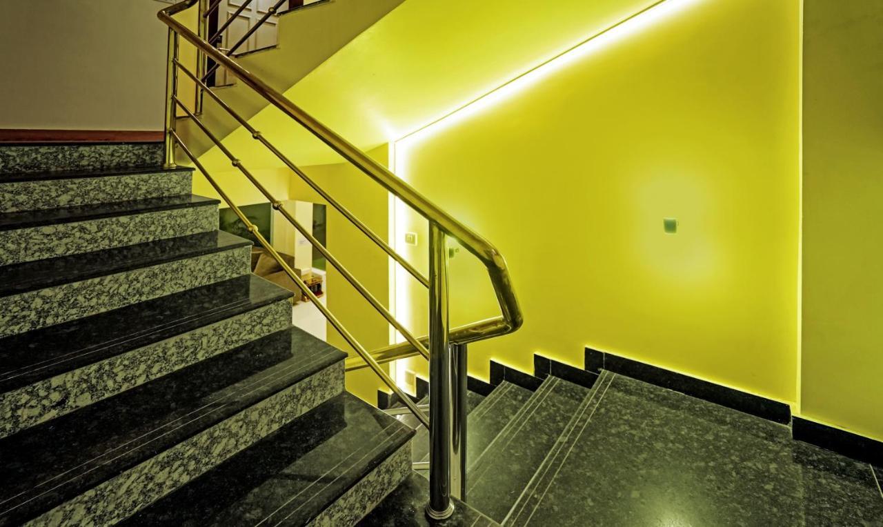 Hotel Treebo Golden Nest Bhubaneswar Zewnętrze zdjęcie