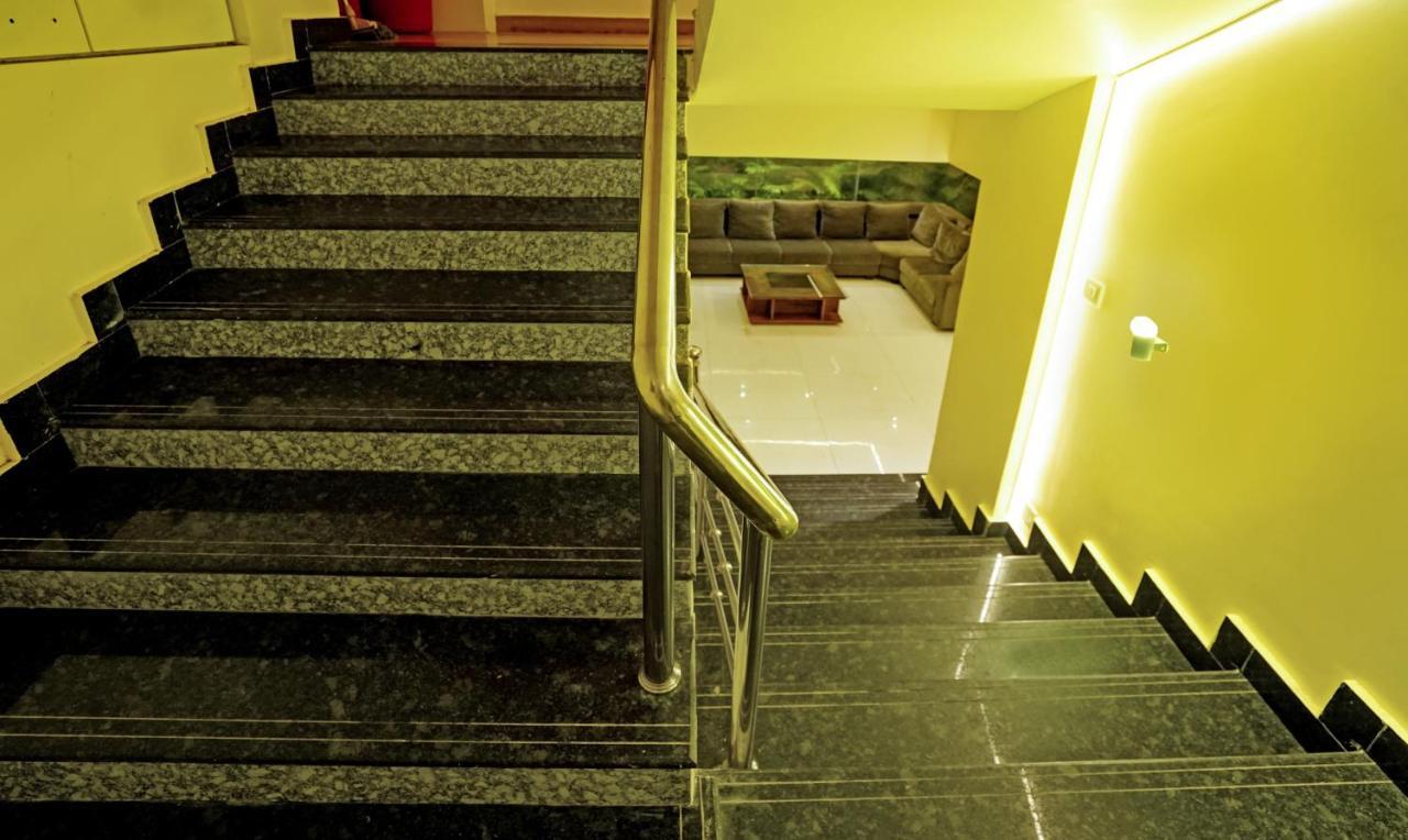 Hotel Treebo Golden Nest Bhubaneswar Zewnętrze zdjęcie